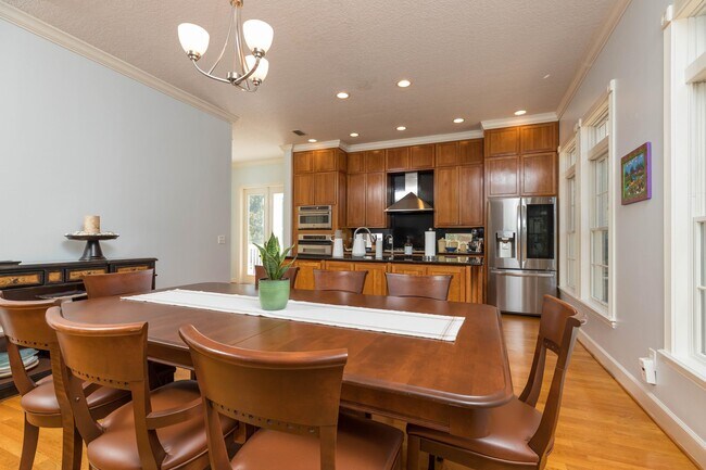 Building Photo - 313 S Forest Dune Dr