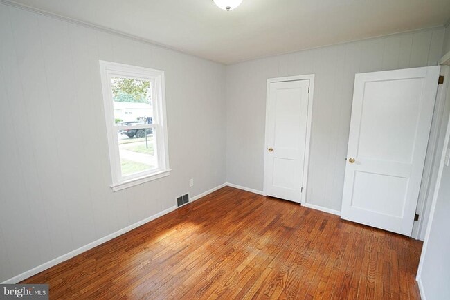 Building Photo - 737 Magnolia Dr