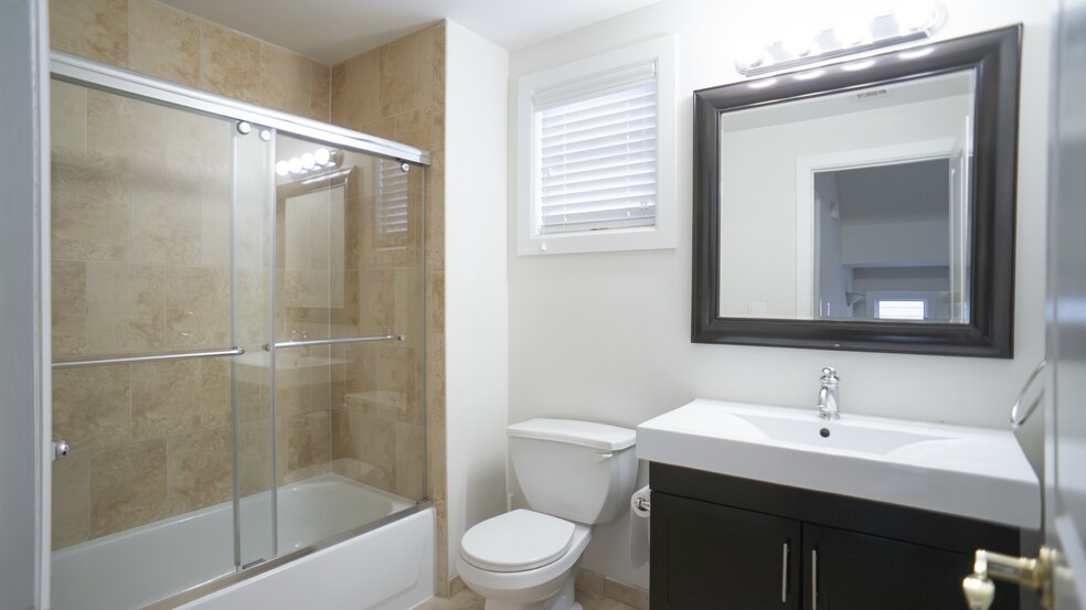 Secon Floor Full Bathroom - 31 Hackensack Plank Rd