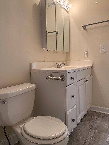 Bathroom - 3755 N Christiana Ave