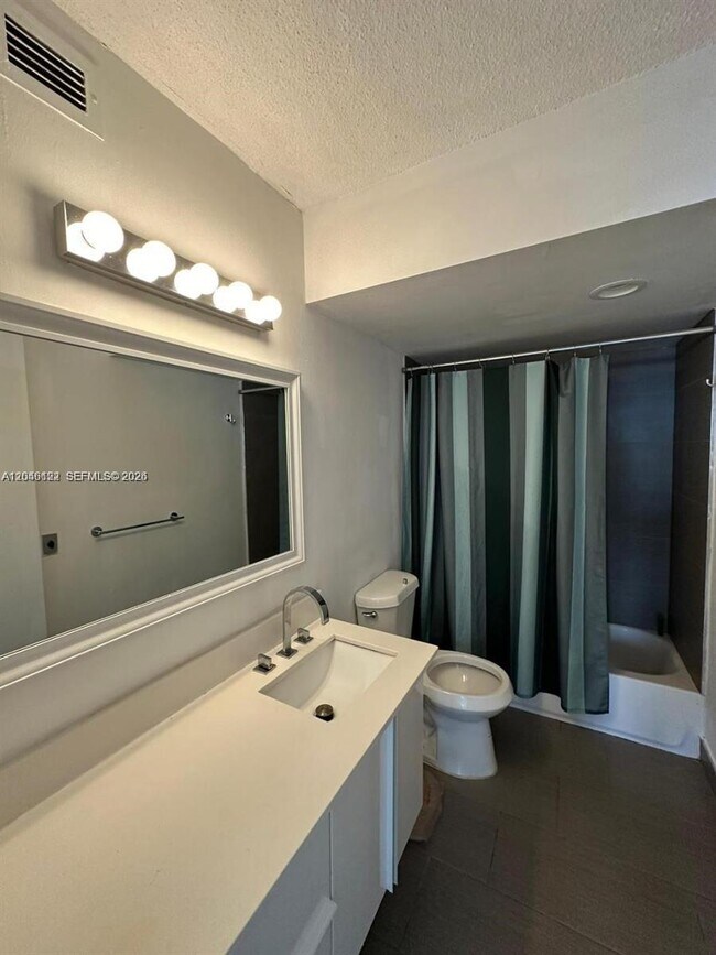 Building Photo - 1801 S Ocean Dr