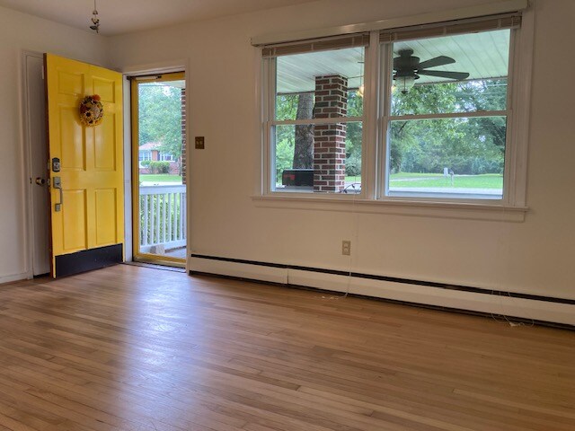 Building Photo - 316 N Ivy Ave