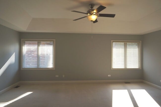 Building Photo - 8566 Huckins Dr