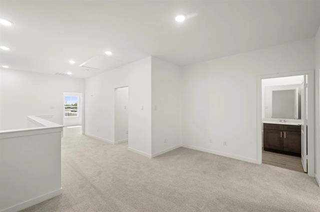 Building Photo - 5720 Lakeview Dr