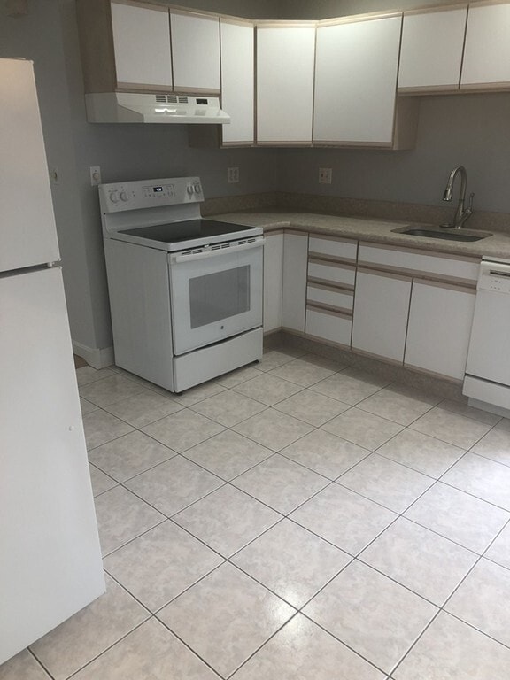 Building Photo - 18 Belmont Park