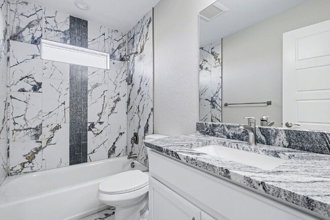 Building Photo - 1905 Tioga Ln