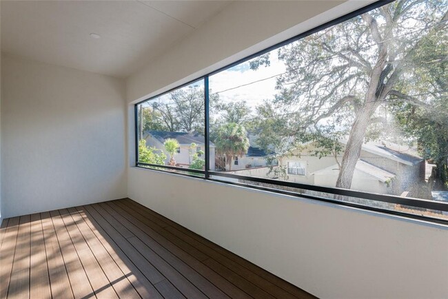 Building Photo - 530 W Plaza Pl