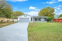 Building Photo - 1648 Cheshire Cir W