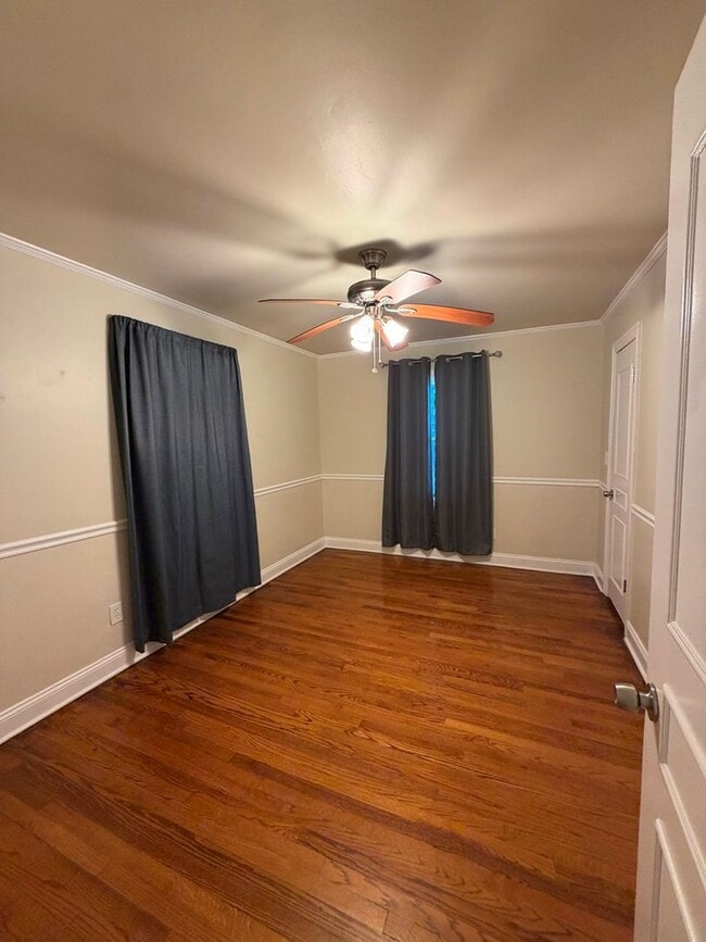 Building Photo - Renovated 2 Story, Large Lot, 3 Bedrooms and 2 1/2 bathrooms