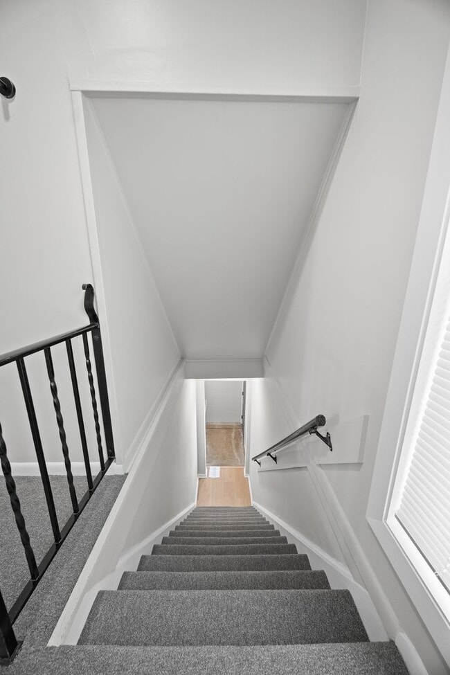 Building Photo - 801 W 26th St