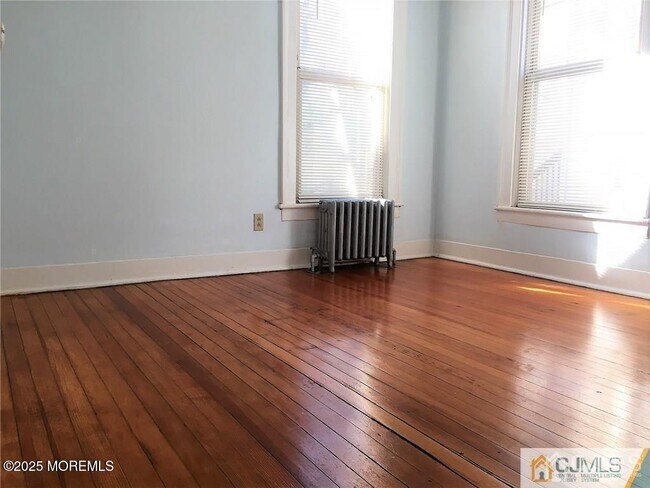 Building Photo - 207 Woodbridge Ave