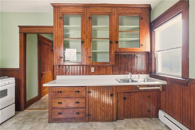 Building Photo - 984 York Ave