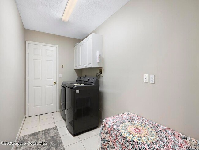 Building Photo - 1026 Blossom Dr