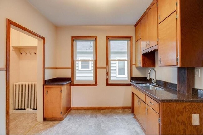 Building Photo - Charming 4 Bedroom/1.5 Bath Home for Rent