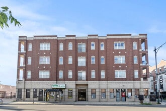 Building Photo - 3000 W Lawrence Ave