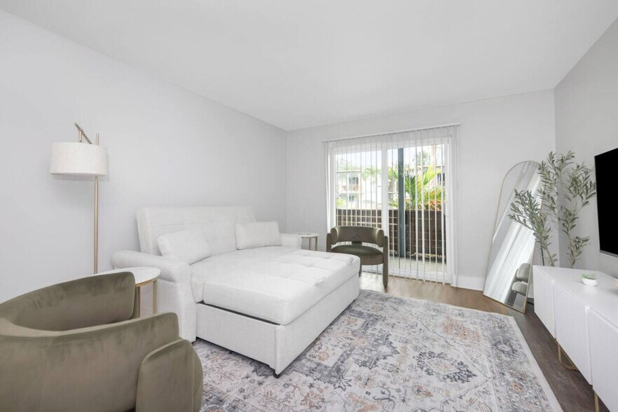 Building Photo - 4301 W Cleveland St