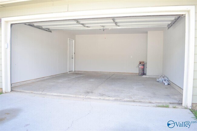Building Photo - 15328 Mill Valley Dr