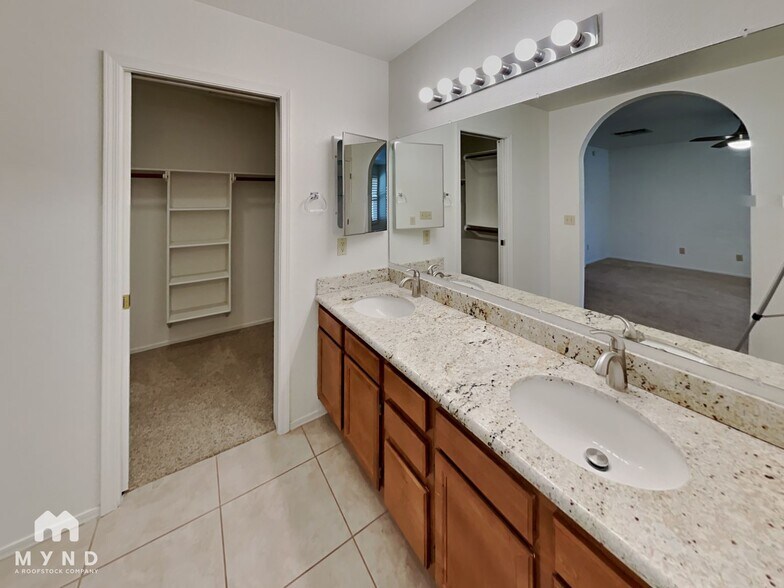 Building Photo - 4763 W Latchstring Ct