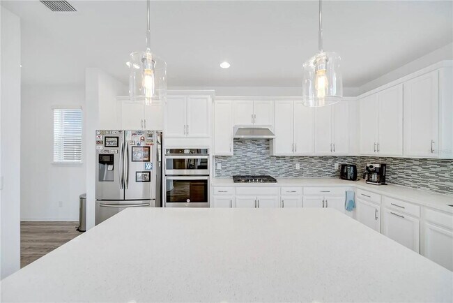 Building Photo - Stunning Fully Furnished 4 Bed Home with Resort-Style Community Amenities