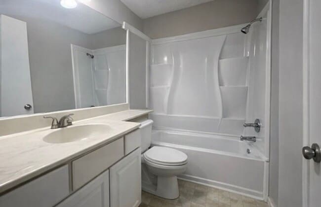 Building Photo - Updated 2BR/1BA Waconia Townhome Available Now!