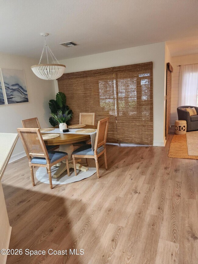 Building Photo - 400 Yellow Tail Ln