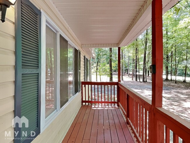 Building Photo - 172 Bridges Ln