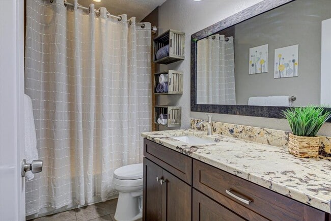 Building Photo - 2713 Bryonhall Dr