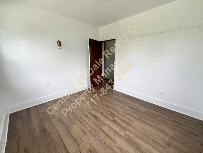 Building Photo - 1350 Craley Rd