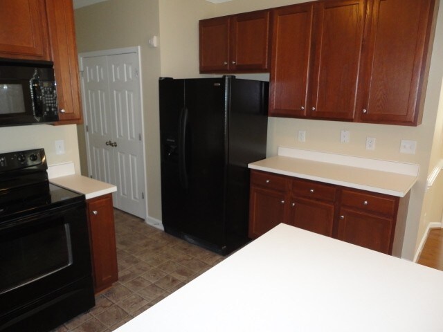 Building Photo - 85 Dove Pointe Ln