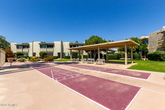 Building Photo - 4610 N 68th St