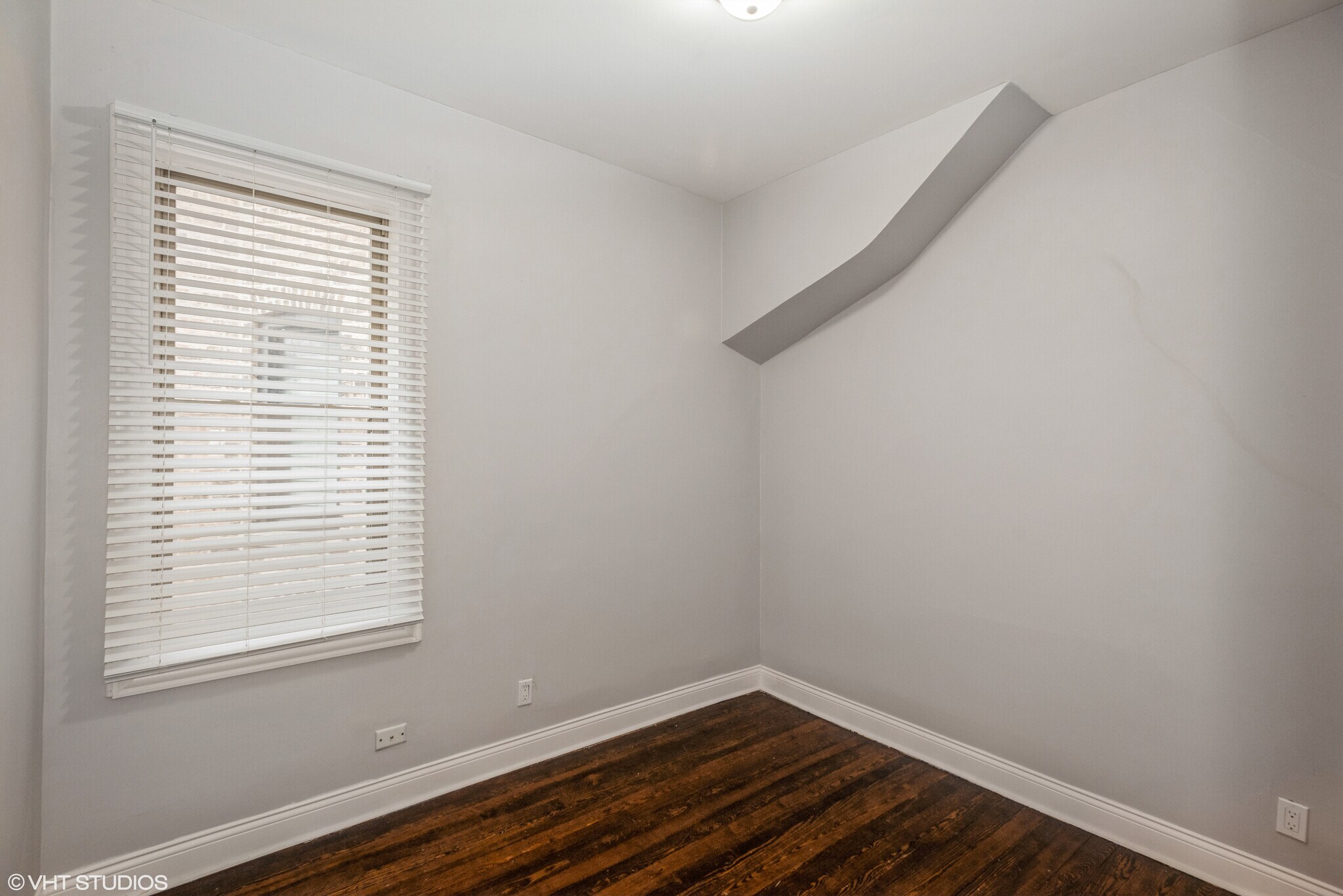 Bedroom - 6320 N Paulina St