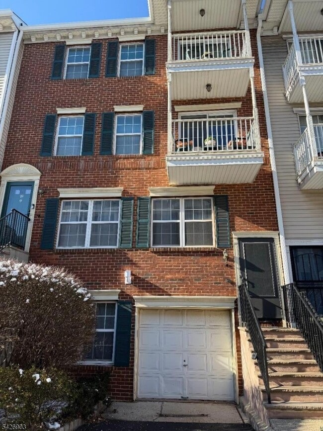 Building Photo - 31 Marrow St