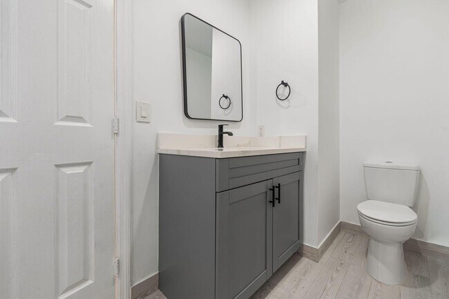 Building Photo - 908 Hibiscus Dr