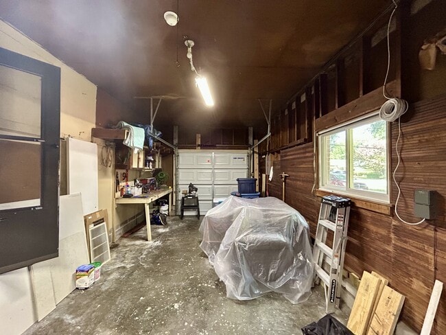 Building Photo - 8120 Halprin Dr