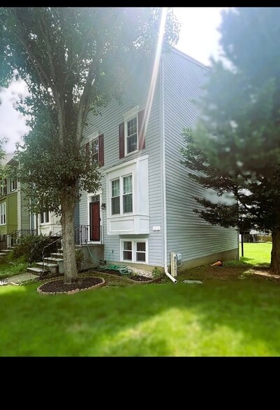 Building Photo - 1623 Winding Brook Way