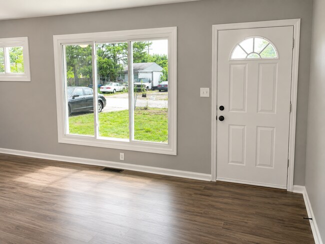 Building Photo - Beautifully Renovated 2BR Home with Stunning Backyard & Modern Kitchen