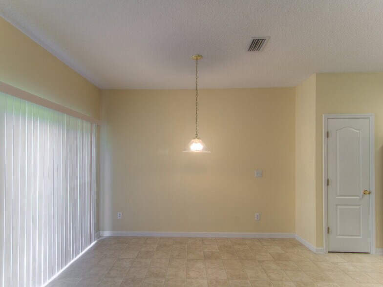Building Photo - 2509 Victoria Point Dr