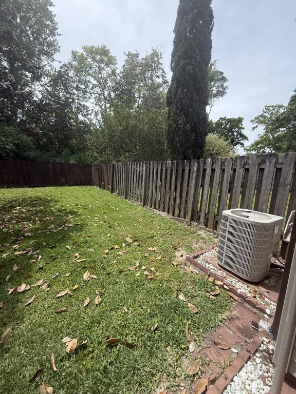 Building Photo - 1745 James Buchanan Dr