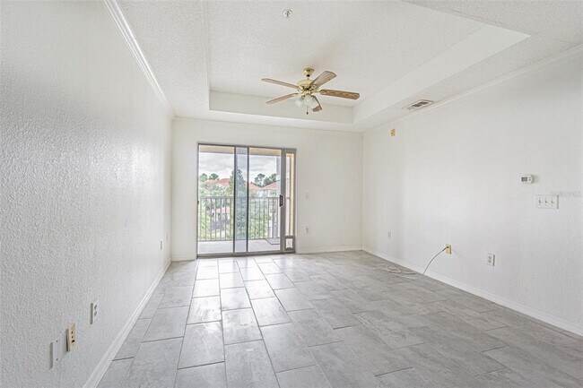 Building Photo - 18001 Richmond Pl Dr