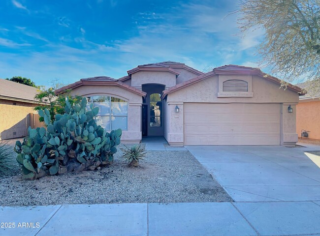 Primary Photo - 4505 E Lone Cactus Dr