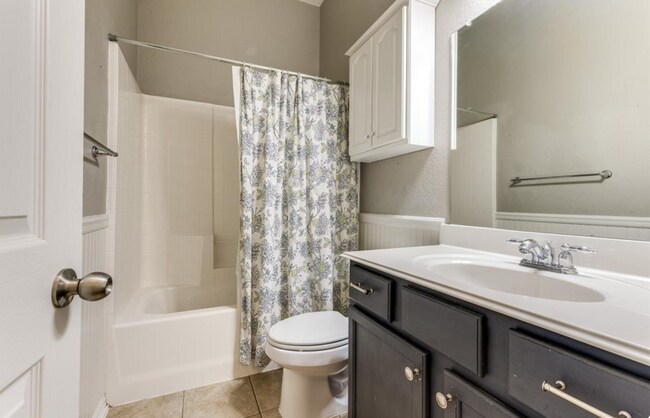 Building Photo - 204 Parakeet Dr