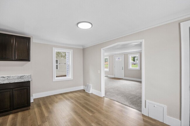 Building Photo - ? Move-In Ready Home with Modern Updates