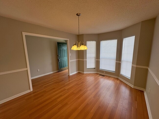 Building Photo - For Rent