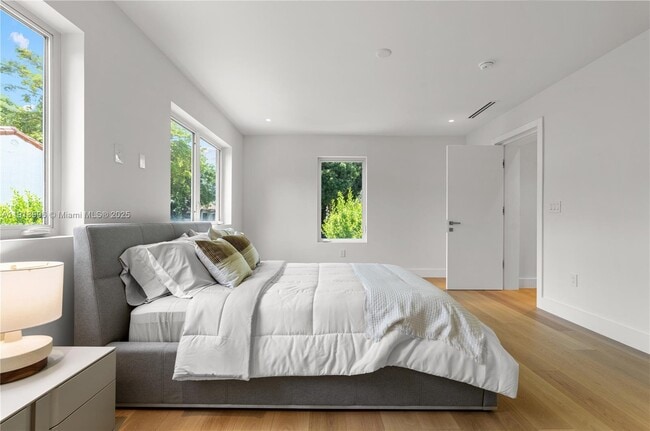 Building Photo - 45 NE 104th St