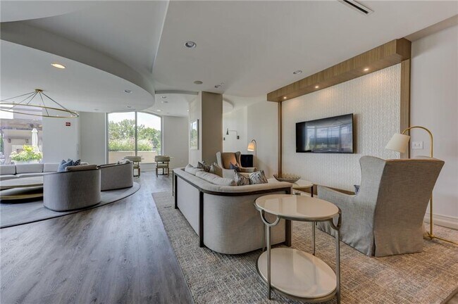 Building Photo - 2795 Peachtree Rd NE