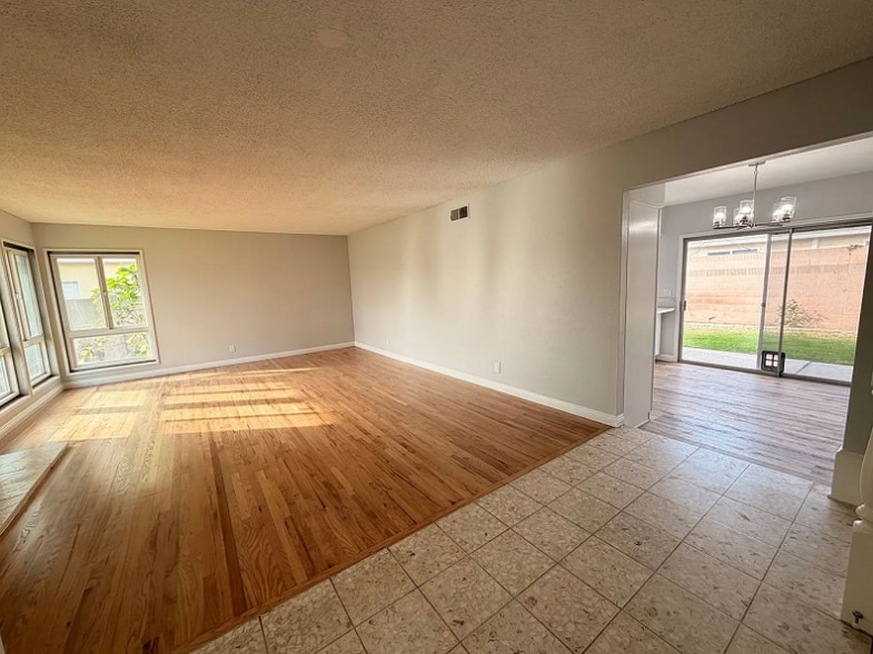 Building Photo - 5373 Cumberland Dr