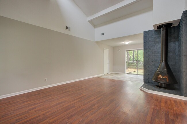 Building Photo - 105 Wadmalaw Cir