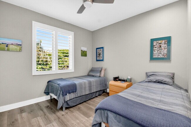 Building Photo - 5063 Ventura Dr