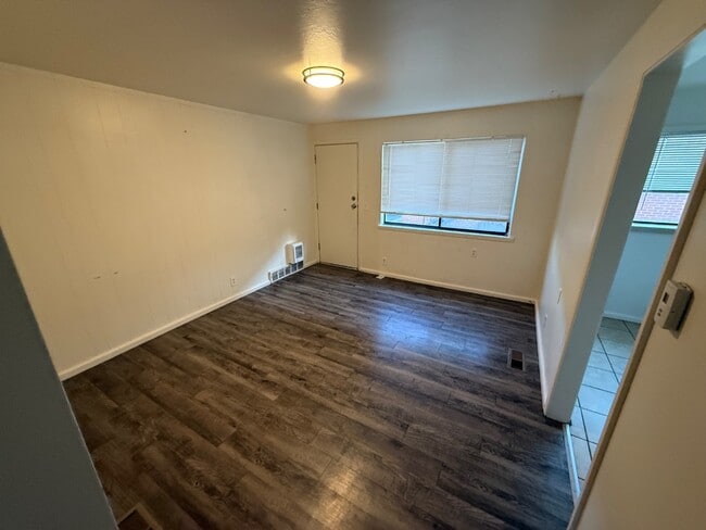 Building Photo - 1245-1247 S 5th Ave