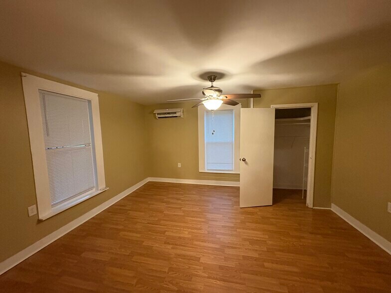 Large bedroom and closet - 304 Bullock St